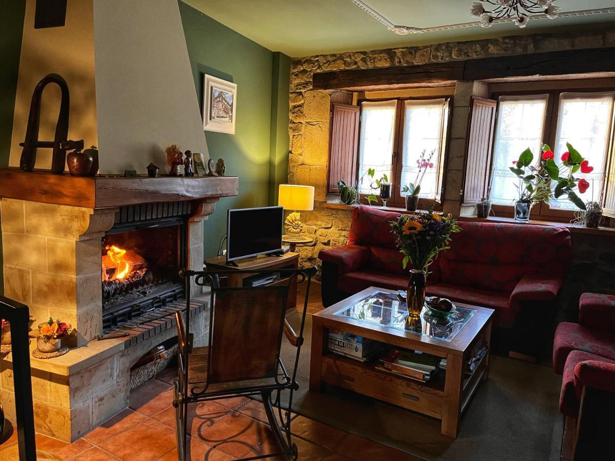 Posada De Villacarriedo Esterno foto