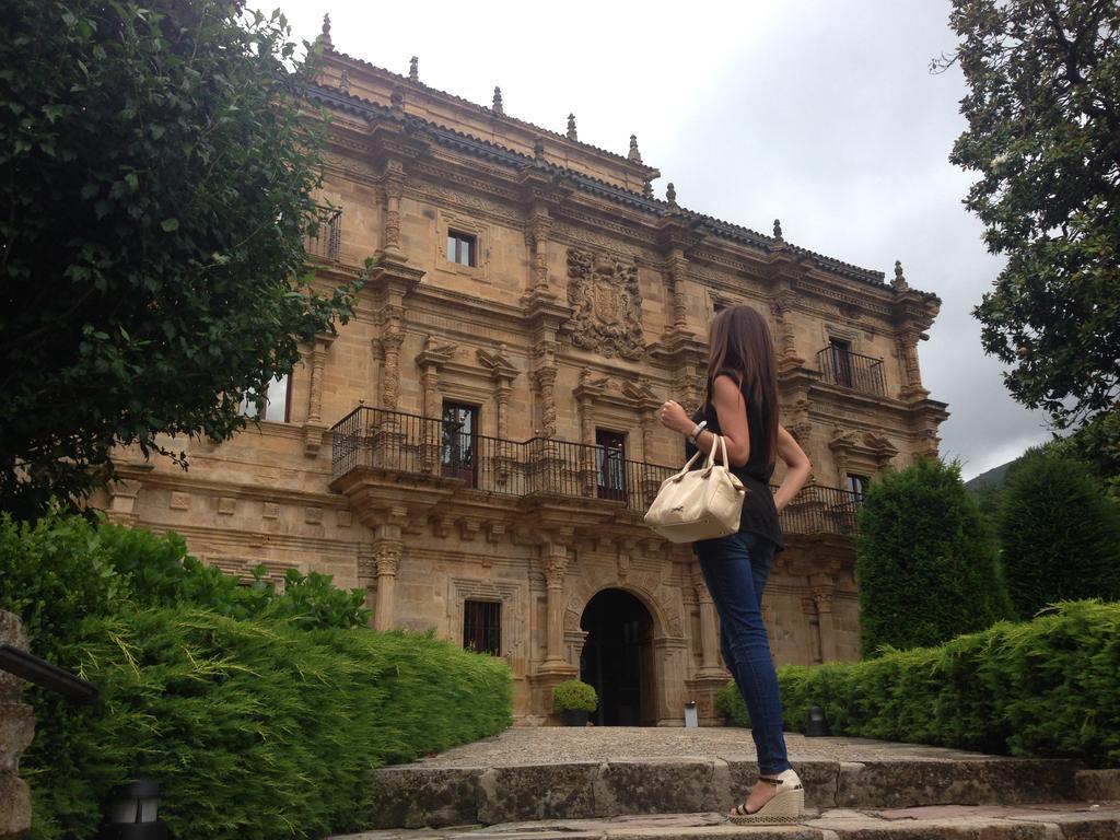 Posada De Villacarriedo Esterno foto