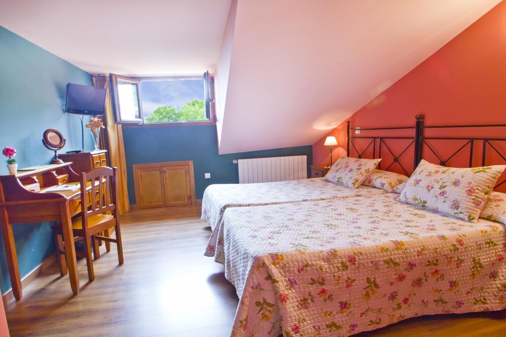Posada De Villacarriedo Esterno foto